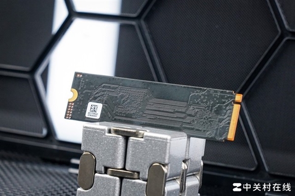 長江存儲PC411 1TB固態(tài)硬盤上手：新一代OEM神盤誕生