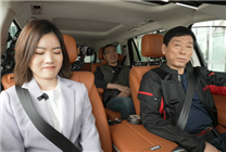 為了賣車：老漢們紛紛走進(jìn)直播間