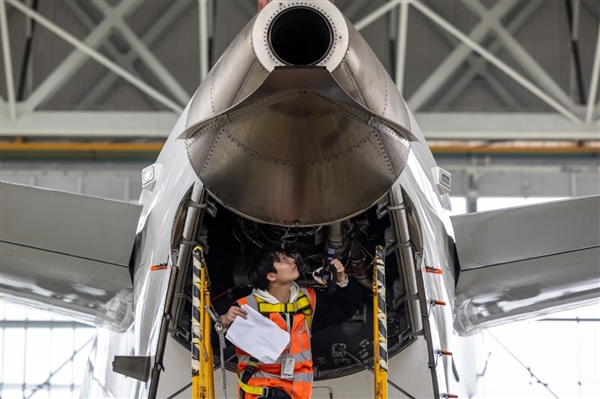 全球第一架的第一次！C919國(guó)產(chǎn)大飛機(jī)完成4A檢