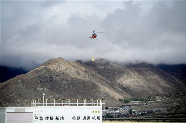 成功挑戰(zhàn)世界屋脊！中國(guó)兩型自主直升機(jī)飛上青藏高原