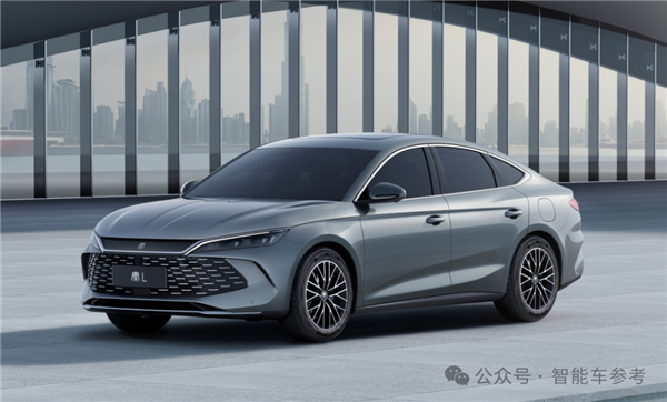 油耗2.9續(xù)航2100km！全球先進(jìn)插混發(fā)布：9.98萬工業(yè)奇跡開回家