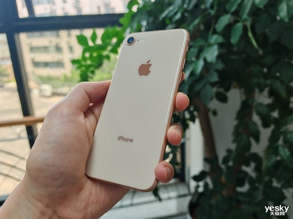 童年時(shí)的一臺手機(jī)改變了我的人生軌跡：我與iPhone的14年