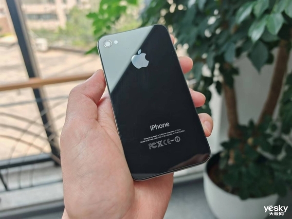 童年時(shí)的一臺手機(jī)改變了我的人生軌跡：我與iPhone的14年