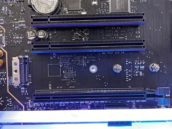 微星主板首秀CAMM2、Mini_CUDIMM兩大革命性內(nèi)存！下代普及四大徒手DIY設(shè)計(jì)