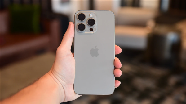 蘋(píng)果承諾iPhone 15享有5年安全更新：比三星和谷歌少2年