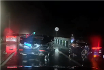 華為AEB立大功！問界雨夜高速過龍門架后緊急剎停：一身冷汗
