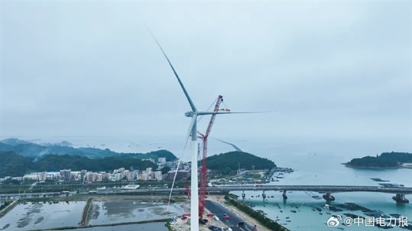 功率等級(jí)刷新！全球首臺(tái)18兆瓦海上風(fēng)電機(jī)組吊裝成功