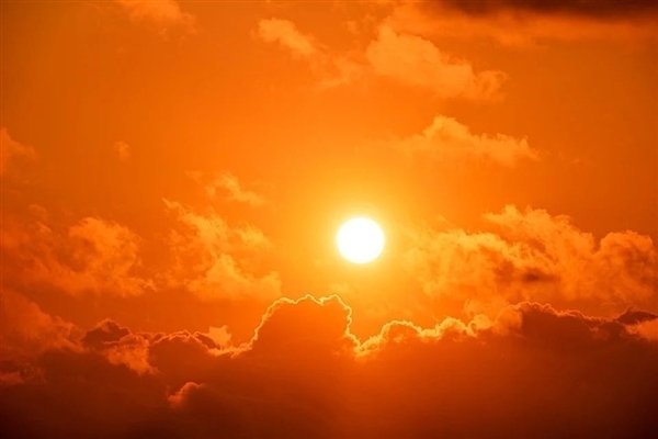 北方今年來強(qiáng)高溫進(jìn)入鼎盛期！中央氣象臺連發(fā)6天高溫預(yù)警：多地超40℃