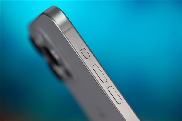 iPhone 15 Pro操作按鈕實用性大增：iOS 18可設(shè)置控制中心選項