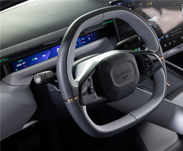 領(lǐng)克的純電車(chē)來(lái)了 想買(mǎi)極氪001的該糾結(jié)了