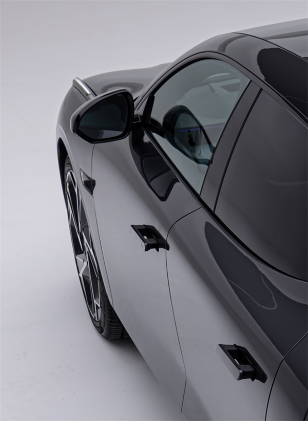 領(lǐng)克的純電車(chē)來(lái)了 想買(mǎi)極氪001的該糾結(jié)了