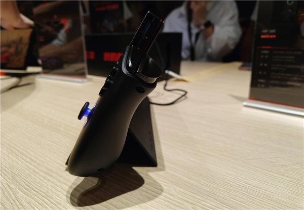 壹號本X1mini三合一電腦發(fā)布：銳龍7 8840U處理器 5699元起