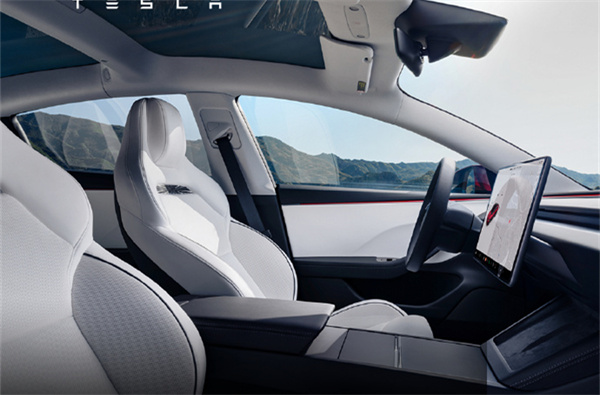 特斯拉 Model 3 高性能版開啟交付