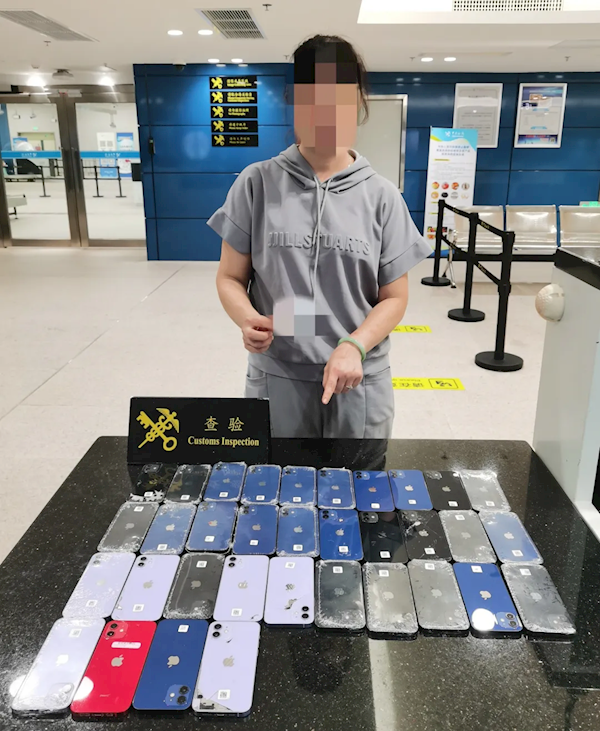 海關(guān)查獲2人身纏74臺(tái)iPhone入境：全是“洋垃圾”