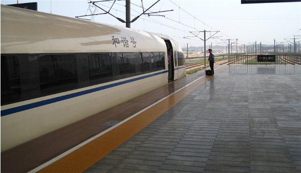 國(guó)鐵南昌局停運(yùn)多條途經(jīng)江西列車(chē)：應(yīng)對(duì)暴雨 確保安全