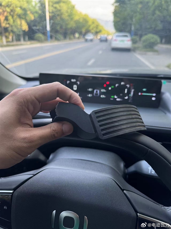 蔚來車主踩斷加速踏板 官方回應：車輛曾發(fā)生嚴重碰撞事故