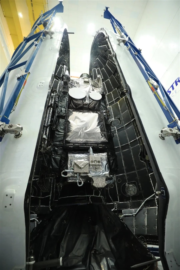 SpaceX重型獵鷹火箭今年首飛：發(fā)射世界先進(jìn)的衛(wèi)星