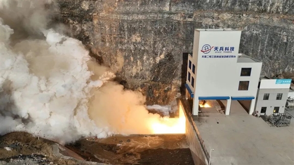 可回收的中國大液體火箭！天兵三號熱試車意外 直接飛出爆炸