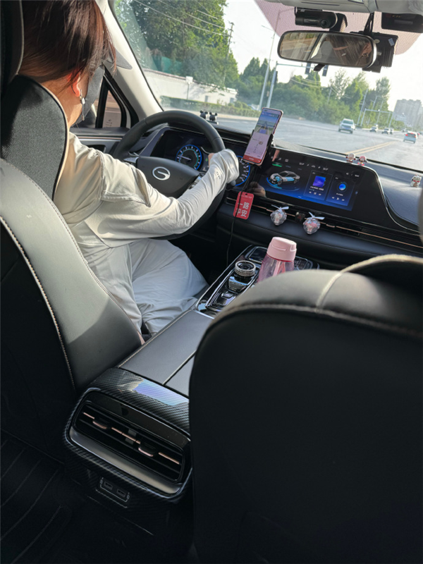 可選女司機(jī)、拉黑臭車、攜帶寵物、AA車費(fèi)：網(wǎng)約車還能這么玩？