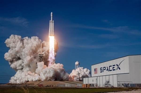 致20顆星鏈衛(wèi)星損毀 SpaceX獵鷹9號(hào)7年首次發(fā)射失?。厚R斯克回應(yīng)了