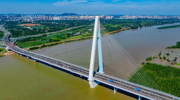 世界第三！長(zhǎng)沙香爐洲大橋正式通車(chē)：全長(zhǎng)3.24公里、雙向六車(chē)道