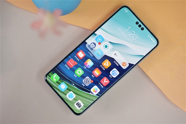 全球5G領(lǐng)導(dǎo)者沒5G！余承東：華為手機(jī)艱難時(shí)一年只賣兩千萬部