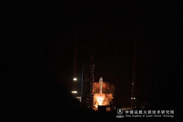 變軌全球第一！首顆國(guó)產(chǎn)全電推通信衛(wèi)星亞太6E投入運(yùn)營(yíng)：容量30Gbps