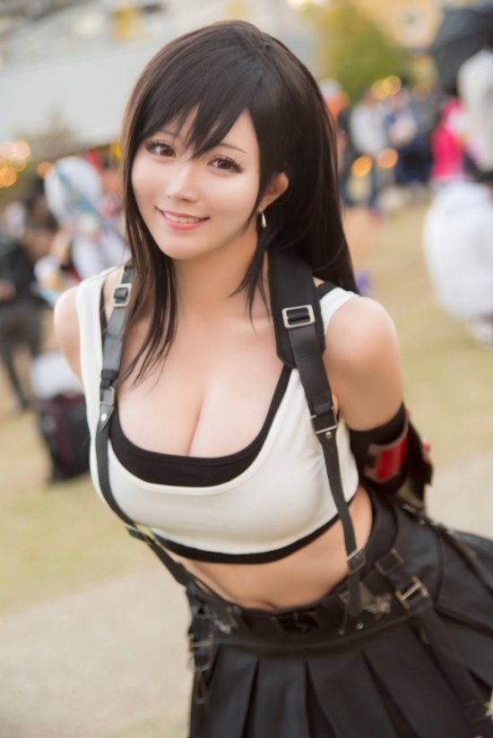 日本美女多穿搭COS蒂法：身材出眾 真是清涼一夏！