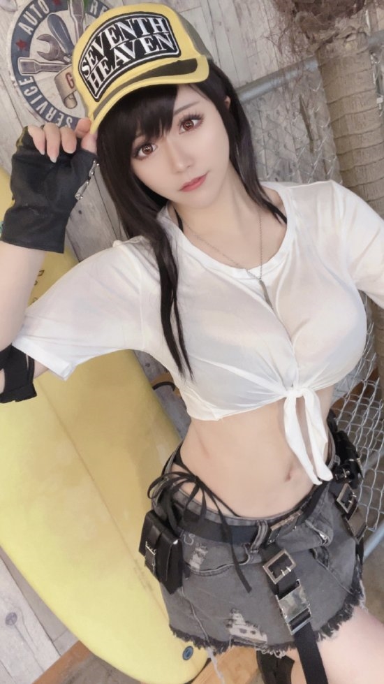 日本美女多穿搭COS蒂法：身材出眾 真是清涼一夏！
