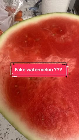 西瓜瓤像橡皮有彈性 掰都掰不斷！美國人吃的西瓜都是假的？