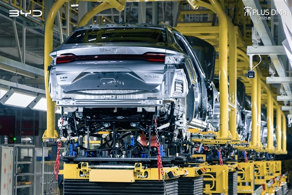 中國首個百萬銷量新能源SUV！第100萬輛比亞迪宋PLUS下線