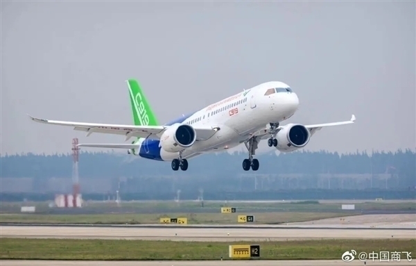 國產(chǎn)大飛機(jī)再+1！東航第7架C919飛機(jī)今日交付