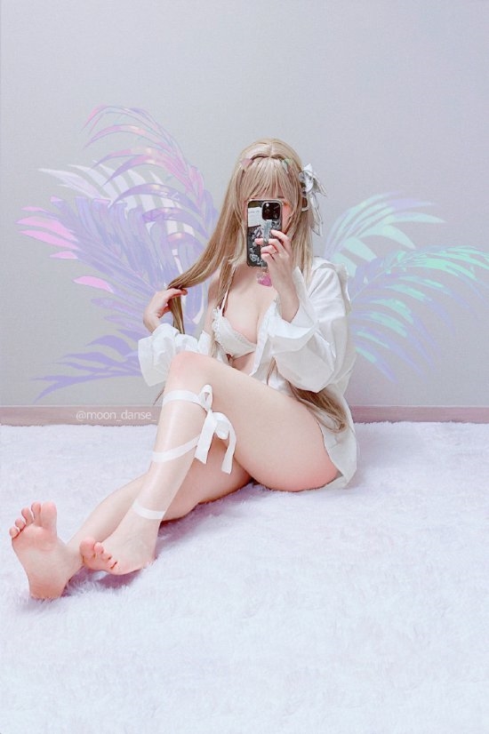 《妮姬：勝利女神》游戲畫師新COS圖：身材絕佳超還原！
