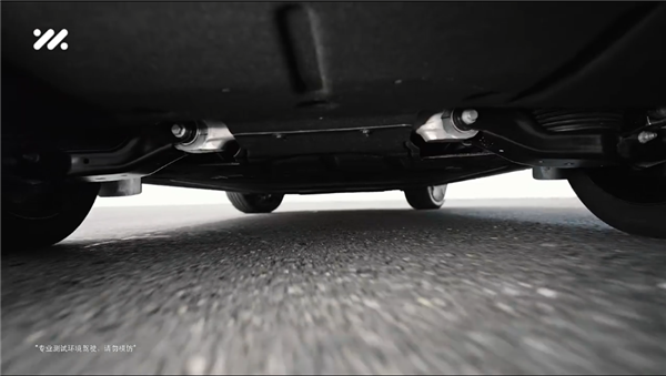 開啟汽車萬向輪時代！智己預熱全新車型：新增四輪轉向功能