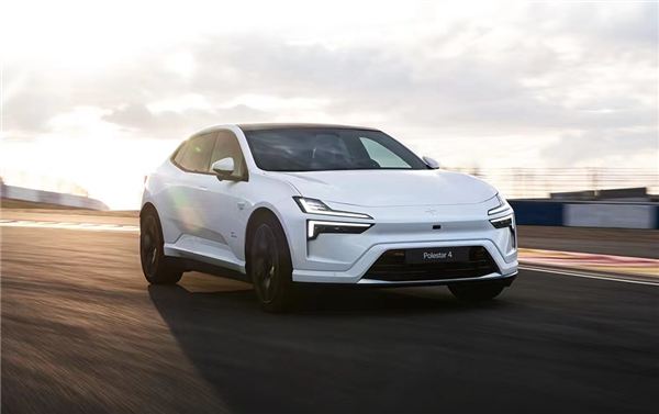 極星科技COO：有個(gè)很像保時(shí)捷的車宣傳能下賽道、2天就上墻了