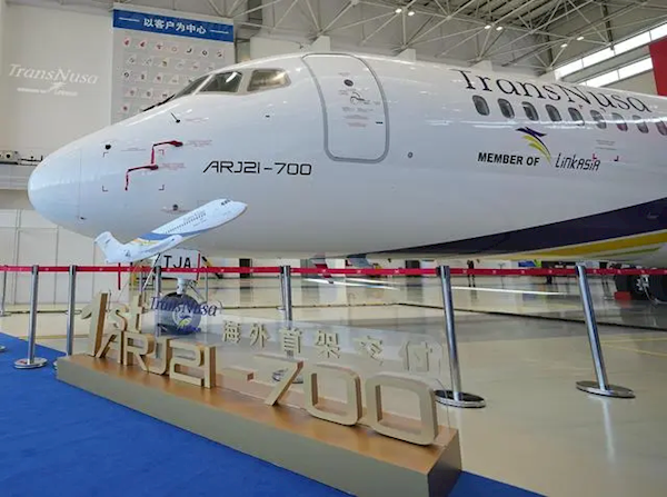 1600×30米！國(guó)產(chǎn)飛機(jī)ARJ21在印尼完成短窄跑道演示驗(yàn)證任務(wù)