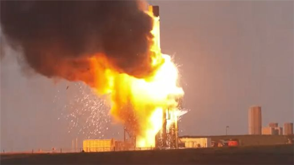 英國太空港火箭測試失?。喊l(fā)動機爆炸、現(xiàn)場升起火球