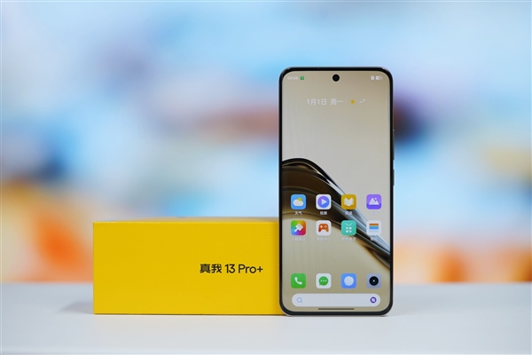 首發(fā)全新索尼超光影潛望長焦！真我13 Pro+圖賞