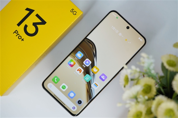 首發(fā)全新索尼超光影潛望長焦！真我13 Pro+圖賞