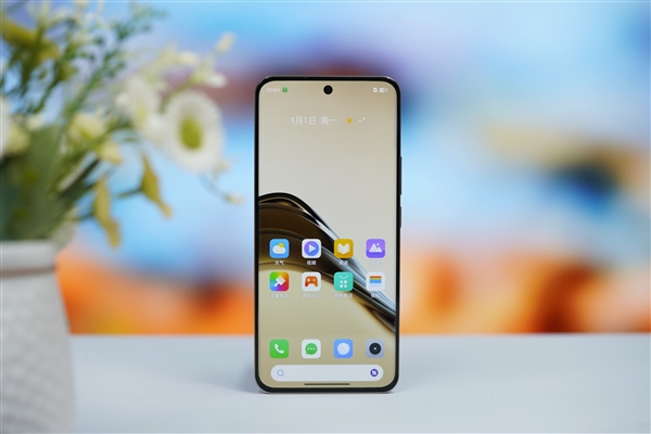 首發(fā)全新索尼超光影潛望長焦！真我13 Pro+圖賞