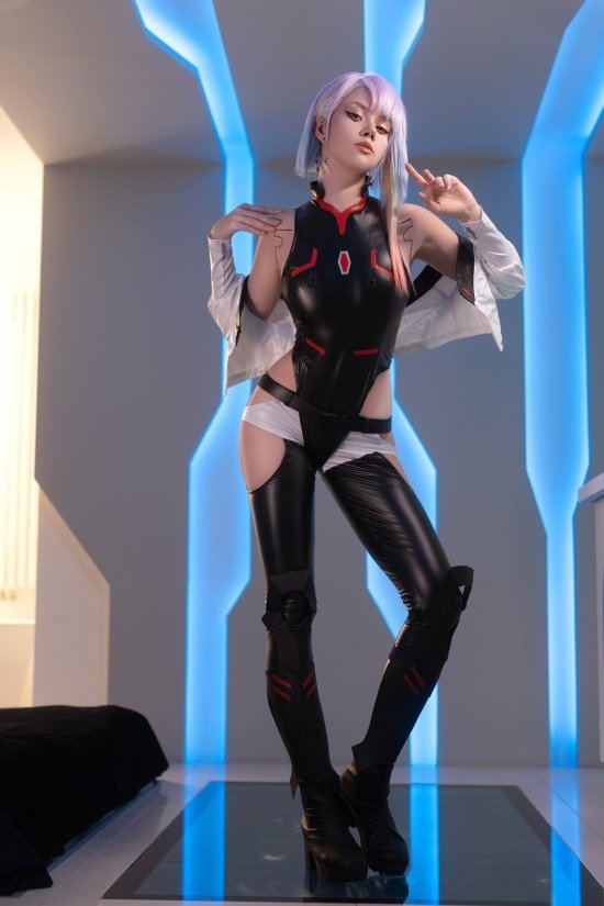 俄美女二次元Coser圖賞：神仙顏值 身材火爆