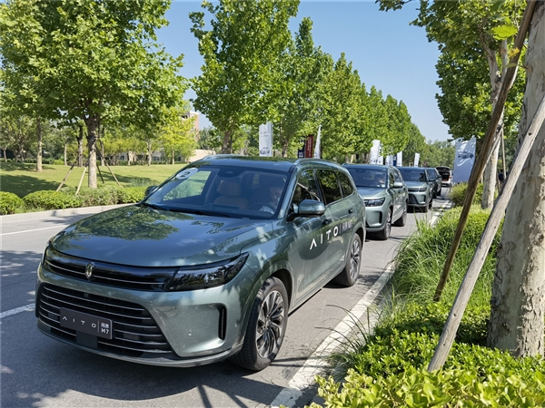 華為車BU已扭虧為盈：前5大客戶收入占比超9成 賽力斯一家貢獻(xiàn)60%+
