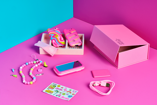 919元！HMD Barbie芭比聯(lián)名翻蓋機發(fā)布：粉色機身少女心爆棚