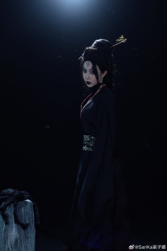 國外玩家盛贊四妹COS：她治好了我的蜘蛛恐懼癥！