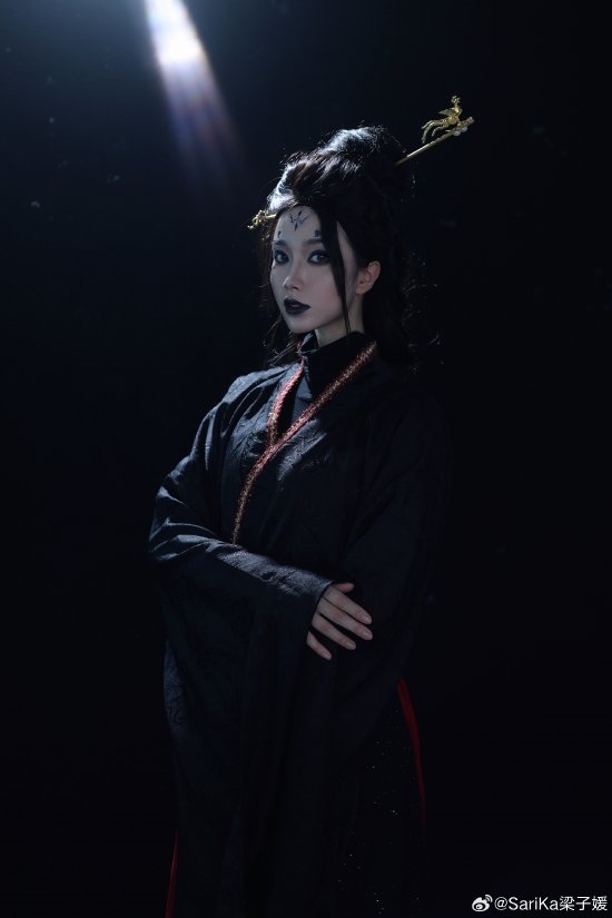 國外玩家盛贊四妹COS：她治好了我的蜘蛛恐懼癥！