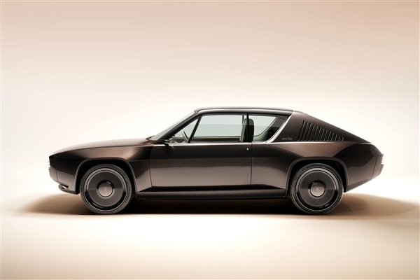 雷諾全新復(fù)古電動概念車R17公布：設(shè)計(jì)來自1971年