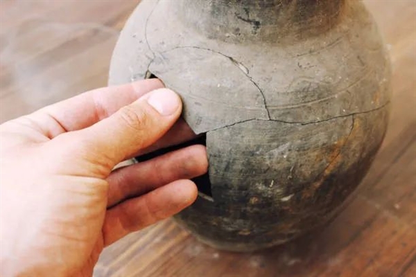 熊孩子打破3500年歷史文物 該賠多少？處理結果讓人驚訝