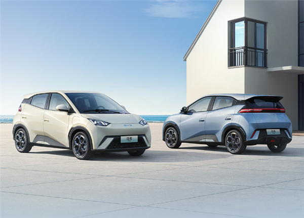 純電A00級(jí)小車強(qiáng)選手！比亞迪海鷗7月銷量出爐：狂砍4萬+