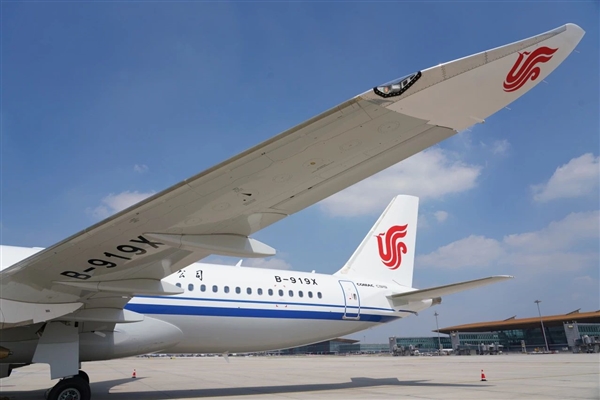 深度揭秘國(guó)航專屬C919：國(guó)產(chǎn)大飛機(jī)第一次披掛五星紅旗！