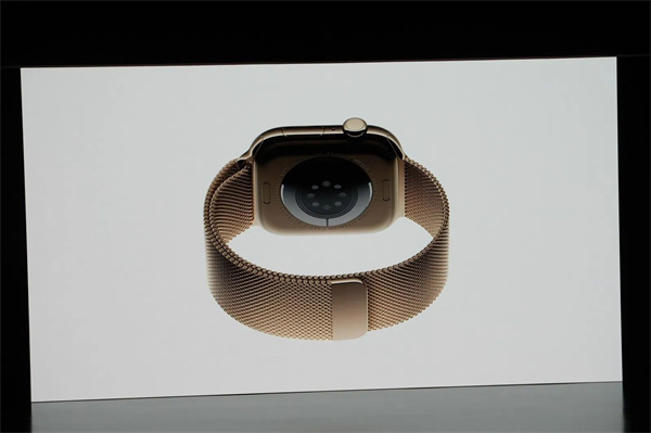 蘋果發(fā)布 Apple Watch Series 10 智能手表